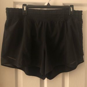 Lululemon Hotty Hot shorts high rise 14T